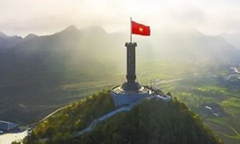 Một cổ phiếu ngân hàng phá đỉnh mọi thời đại, sếp lớn muốn thoái bớt vốn