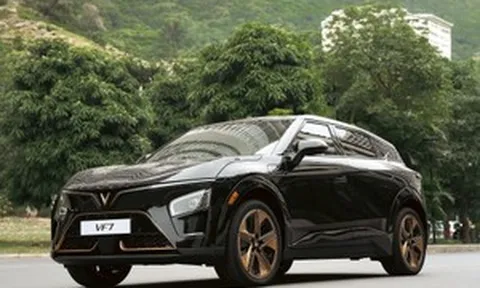 Đi VinFast VF 7 từ Hà Nội đến Tà Xùa, chủ xe lần đầu nói thật cảm giác lái khi chở 4 người, ‘bóc tách’ khoang hành lý, công khai luôn về trạm sạc