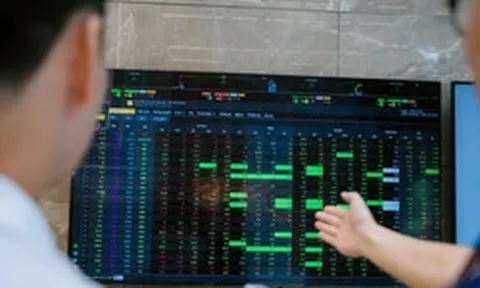 Nhà đầu tư ngoại tăng mua cổ phiếu Việt Nam trước thềm nâng hạng FTSE