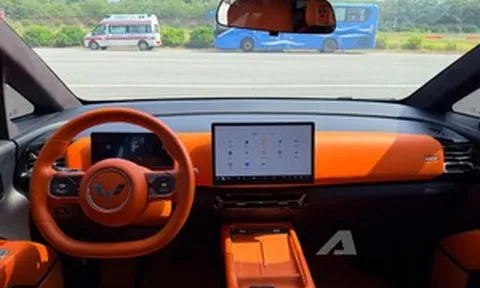 MPV 7 chỗ cửa lùa được mệnh danh 'Kia Carnival giá rẻ' sẽ ra mắt Việt Nam cuối năm nay, bản điện chạy 500 km/lần sạc