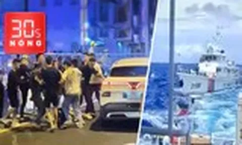 Bản tin 30s nóng: Ô tô tông nhiều xe máy trước quán nhậu; Tàu Trung Quốc, Philippines đâm va nhau