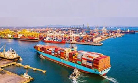 Việt Nam đón tin vui lớn: Xuất nhập khẩu vượt 825 tỷ USD, một nhóm hàng công nghệ chiếm ưu thế