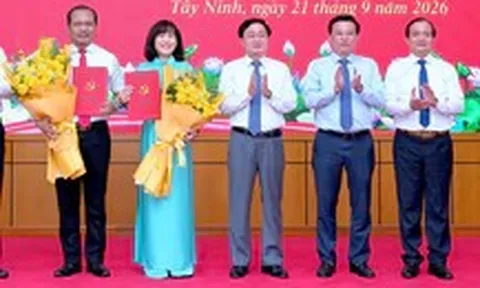 Tây Ninh công bố Chủ tịch HĐND và hai Phó chủ tịch UBND tỉnh mới