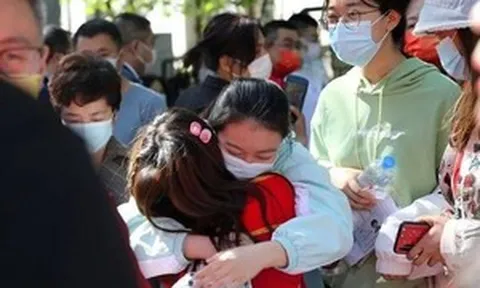 Hi hữu Á khoa của toàn quốc bị trượt Đại học, nữ sinh học giỏi tuyên bố sẽ làm sáng tỏ, phía trường đưa ra ý kiến thẳng