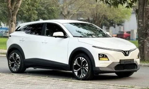 Thị trường ô tô tháng 8 lao dốc, VinFast VF 6 vẫn bán hơn 1.200 xe
