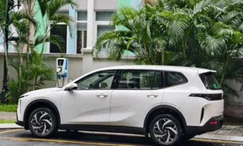 Sau 1 năm với hơn 80.000km, chủ xe VinFast Limo Green nói thẳng trải nghiệm thật, đưa ra những so sánh với Mitsubishi Xpander
