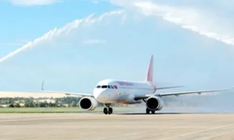 Chỉ trong 2 tháng, 3 sân bay Việt Nam cùng thực hiện nghi thức phun vòi rồng đón loạt máy bay hạ cánh