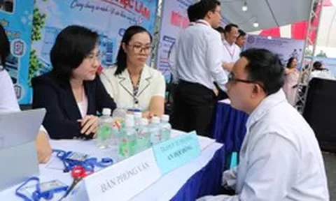Bác sĩ luân phiên về trạm y tế TP.HCM được hỗ trợ đến 20 triệu đồng/tháng, tăng 1,5 lần ở Côn Đảo