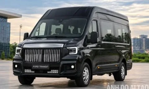 Lộ diện Ford Transit bản độ phong cách Rolls-Royce siêu sang tại Việt Nam