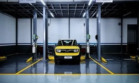Chạy 2 năm, VinFast VF 3 có tiếng lạ dưới gầm, chủ xe mang tới xưởng dịch vụ và ‘vạch rõ’ chi phí sửa