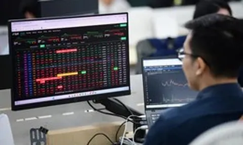 Tuần đầu nâng hạng, khối ngoại bán ròng hơn 2.700 tỉ đồng