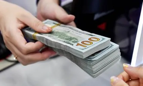 Tỷ giá USD tuần 21-25/9: Tỷ giá trung tâm lên đỉnh mới, USD tự do tăng 50 đồng