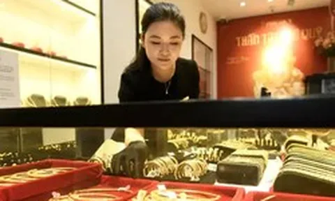Vì sao càng mua vàng càng lỗ?