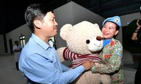 Đêm đoàn tụ của người lính mũ nồi xanh trở về từ Nam Sudan