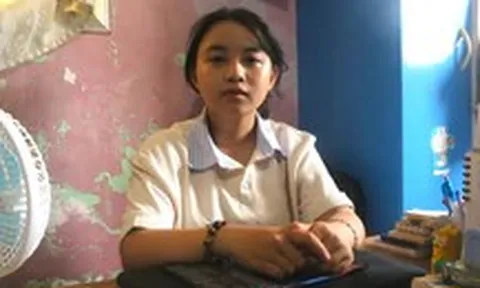 2 anh em ở Nha Trang từng sống nhờ tiền phúng điếu cha mẹ, từ căn gác dột ước mơ đi học vươn lên