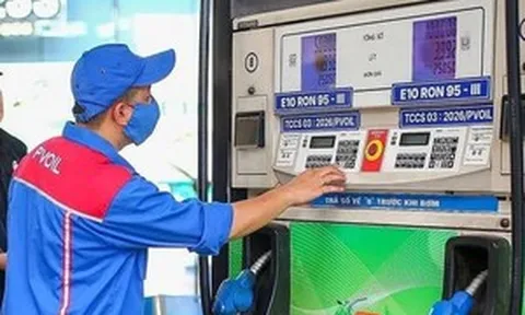 Sắp tới mỗi cửa hàng xăng dầu một giá: Sáng tăng, chiều giảm?