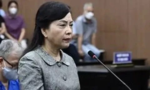 Bà Nguyễn Thị Kim Tiến xin nộp thêm 1,1 tỉ đồng, tòa tiếp tục xử vào chiều 1-10