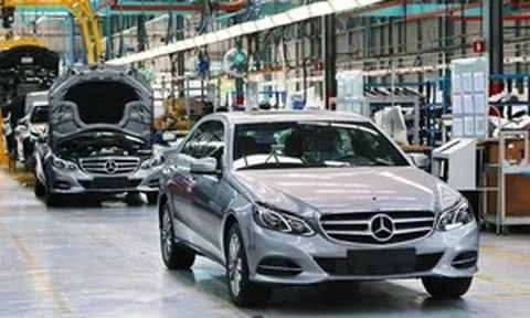 Hãng xe sang sở hữu nhà máy 111 năm tuổi cảnh báo đóng cửa 2 cơ sở sản xuất vì một lý do
