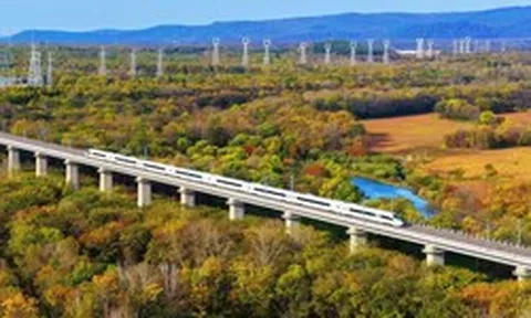 Hàng xóm Việt Nam chính thức vận hành tuyến đường sắt cao tốc dài 318 km: chạy qua vùng đất đóng băng vĩnh cửu, chịu lạnh tới -40°C