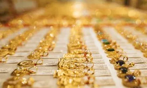Giá vàng hôm nay 30-9: Vàng tăng gần 50 USD sau cú lao dốc