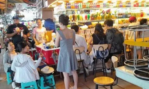 Chợ Bến Thành sau clip gián bò vào thức ăn do du khách nước ngoài ghi lại
