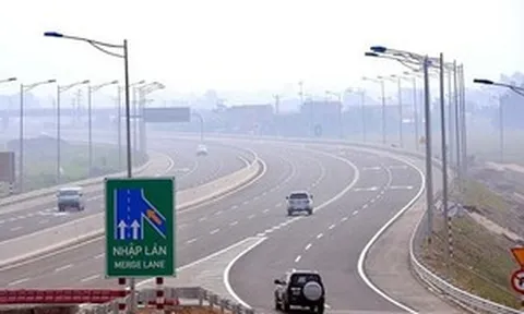 Nhiều tài xế vào cao tốc bỏ qua một thao tác nhỏ có thể bị phạt 6 triệu đồng và trừ 2 điểm bằng lái