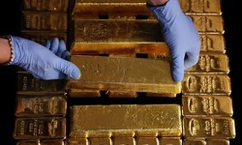 Bộ đôi quỹ ETF nắm lượng vàng khổng lồ trở lại “gom hàng"