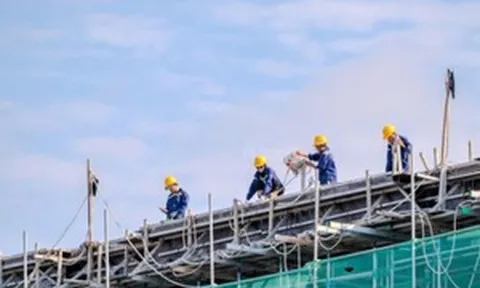 Cơn lốc tuyển dụng của tỷ phú Phạm Nhật Vượng: Thợ ốp lát, thợ sơn thu nhập đến 41 triệu đồng