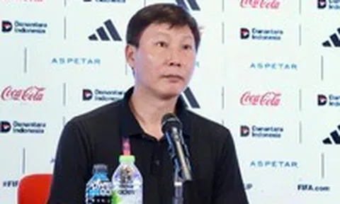 HLV Kim Sang Sik: 'Tôi chịu hoàn toàn trách nhiệm về kết quả thất vọng này'