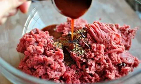 Lời khuyên cho những người mua thịt bò xay: Hãy bỏ xuống nếu thấy dấu hiệu cảnh báo KHÔNG AN TOÀN này