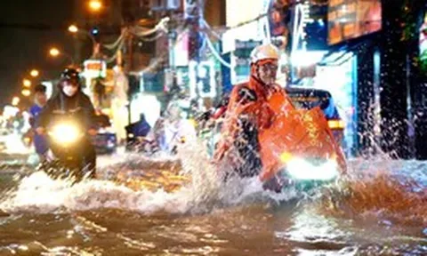 Thời tiết hôm nay 6-10: Mưa to dịch vào miền Trung; Nam Bộ mưa chiều