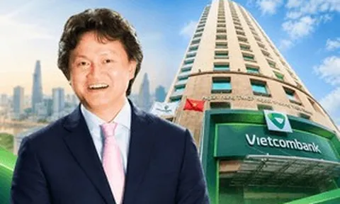 Chân dung Phó Tổng Giám đốc Vietcombank vừa xin nghỉ hưu sớm, từng gần 10 năm điều hành ngân hàng 0 đồng