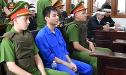 Vụ thảm sát ở Đồng Nai: 1,13 tỉ tiền bồi thường và ánh mắt bị cáo tìm kiếm người thân