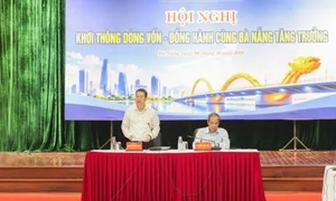 Phó Thống đốc NHNN cùng Chủ tịch UBND Đà Nẵng bàn khơi thông vốn cho thành phố, ưu tiên hạ tầng, nhà ở xã hội, logistics