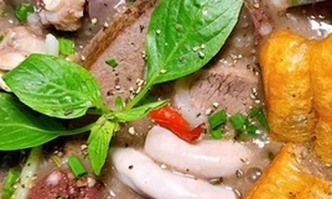 Ngày càng có nhiều người đột quỵ, bác sĩ nghẹn giọng: "Ăn ít 4 món này đi thôi"