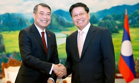 Việt Nam - Lào khẳng định ưu tiên cao nhất cho việc vun đắp quan hệ đặc biệt
