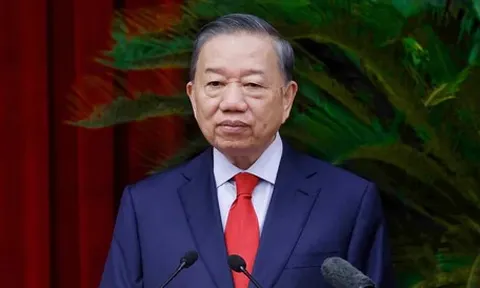 Tổng Bí thư, Chủ tịch nước Tô Lâm ký ban hành Nghị quyết Hội nghị Trung ương 4