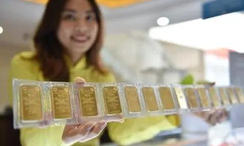 Nga - Mỹ đạt thỏa thuận mua hàng triệu tấn dầu, giá vàng bật lên
