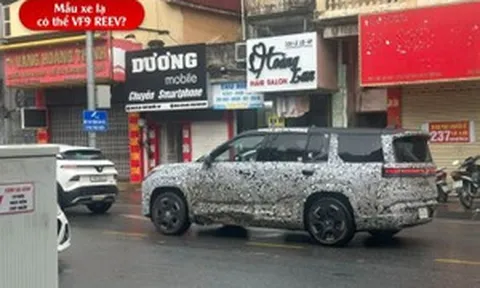 SUV mới của VinFast lộ diện tại Hải Phòng: Đồ sộ hơn VF 6, nghi vấn chạy động cơ REEV
