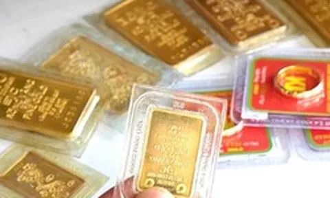 Giá vàng nhẫn trơn, vàng miếng chiều tối 12/10 tại SJC, PNJ, DOJI, Bảo Tín Minh Châu và Bảo Tín Mạnh Hải đồng loạt giảm tới 800.000 đồng/lượng