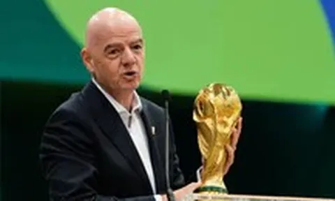 Chủ tịch FIFA Infantino vướng bê bối mới, khả năng không thể tái cử