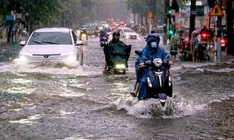 Thời tiết hôm nay 13-10: Bắc Bộ nắng, Nam Bộ mưa chiều