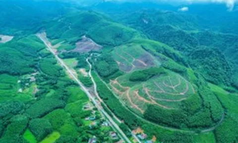 Việt Nam vừa hoàn thành 2 hầm xuyên núi cộng lại dài gần 1 km trên độ cao 700 m: Bắc qua địa hình hiểm trở bậc nhất với 43 khúc cua, tổng đầu tư hơn 2.000 tỷ đồng