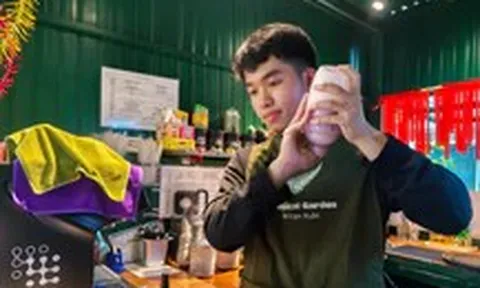 'Hỏi sao không thấy ăn trưa mới biết em chỉ ăn 1 bữa', chuyện của nam sinh đậu ĐH Huế 27,17 điểm