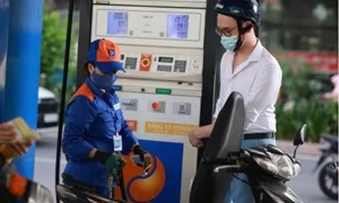 Từ 15h 15/10, giá xăng bất ngờ giảm mạnh