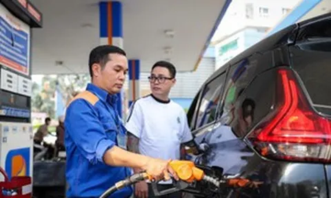 Lý giải nguyên nhân khiến giá xăng trong nước quay đầu giảm sau 6 lần tăng liên tiếp