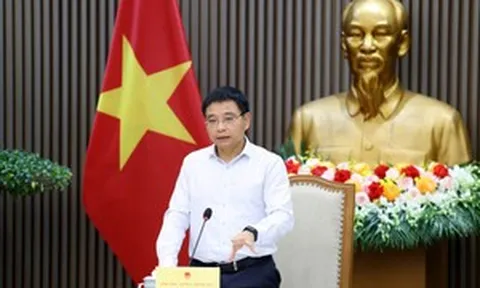 Phó Thủ tướng Nguyễn Văn Thắng yêu cầu giảm lãi suất cho vay đến 2%, khẩn trương xử lý ngân hàng yếu kém