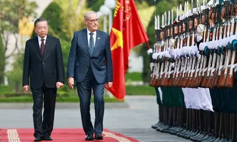 Tổng Bí thư, Chủ tịch nước Tô Lâm đón Tổng thống Thụy Sĩ, hai Phu nhân cùng mặc áo dài