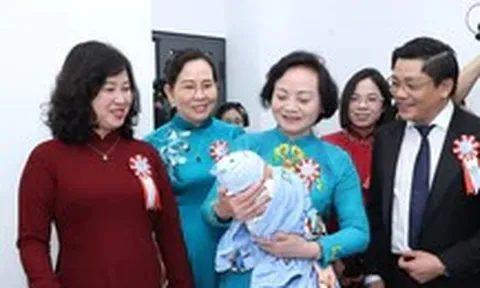 Tin tức sáng 18-10: Xuất nhập khẩu lần đầu vượt ngưỡng 1.000 tỉ đô; Khai trương cơ sở 2 Bệnh viện Phụ sản Trung ương