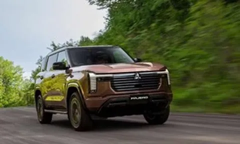 Tái xuất sau 7 năm vắng bóng, Mitsubishi Pajero 2027 'cháy hàng' chỉ trong 14 ngày mở đặt trước